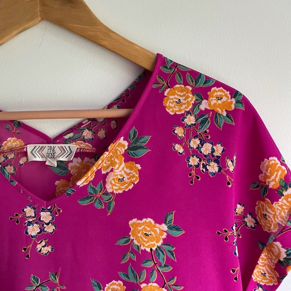 • FLORAL PRINT BLOUSE • - Picture 2 of 3